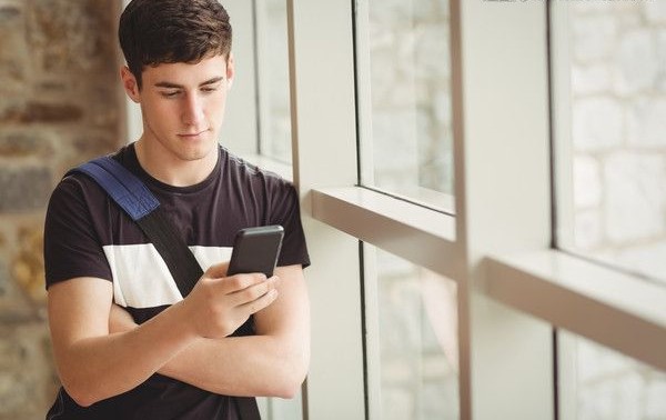 mobile phone control,大学生手机控,assignment代写,美国作业代写,作业代写