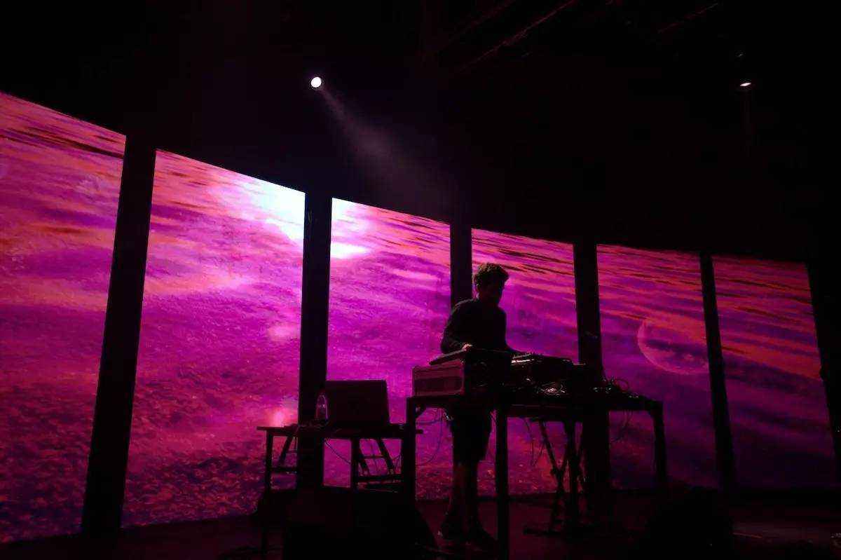 Electronic music,电子乐,essay代写,paper代写,北美作业代写 Electronic music,电子乐,essay代写,paper代写,北美作业代写