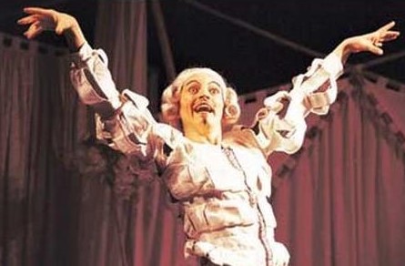 modern drama,现代戏剧反幻觉策略,essay代写,paper代写,作业代写