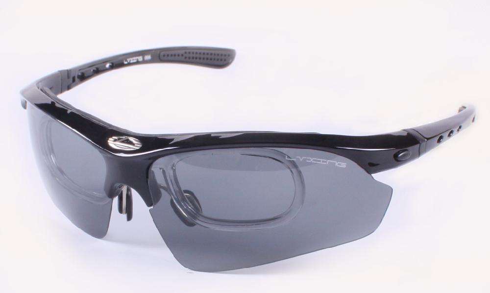 Adventurous Eyewear,运动眼镜,assignment代写,paper代写,北美作业代写 Adventurous Eyewear,运动眼镜,assignment代写,paper代写,北美作业代写