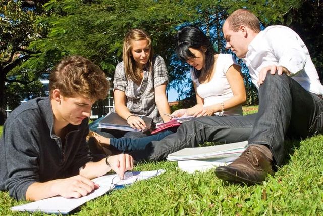 Dissertation中的Literature Review,Literature Review,assignment代写,代写,美国作业代写